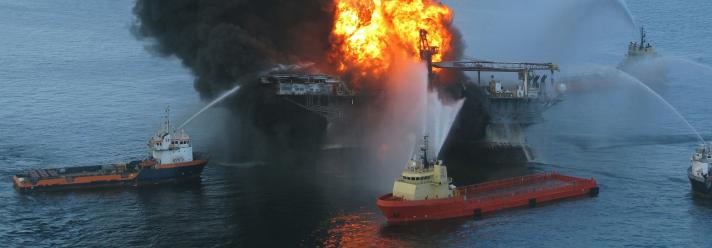 Deepwater_Horizon_offshore_drilling_unit_on_fire_2010+crop.jpg